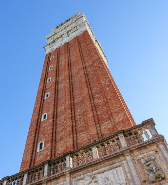 Venedik-San Marco 'daki St. Marks Meydanı' ndaki Campanile Kulesi