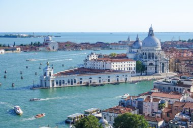 Venedik 'te Santa Maria della Salute adlı kiliseyi selamlayın.