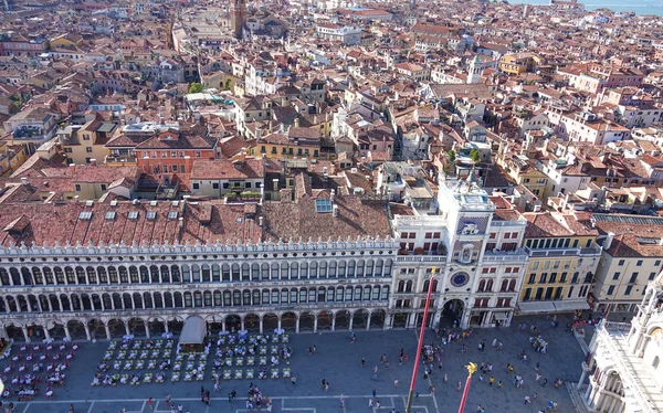 Vista aérea sobre a Praça de São Marcos San Marco em Veneza — Fotografia de Stock