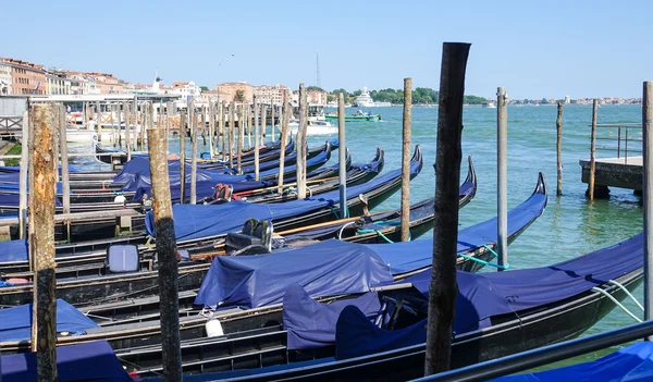 Gondola služba v Benátkách — Stock fotografie