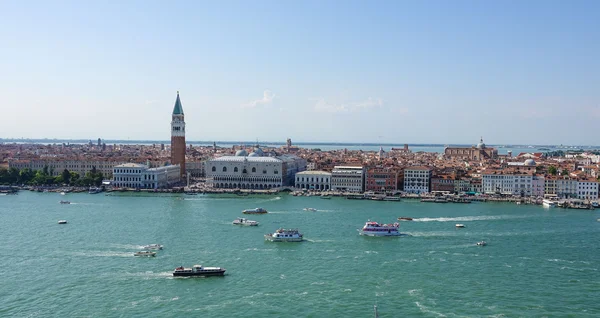 Ευρεία γωνία εναέρια άποψη πάνω από τον ορίζοντα της Βενετίας — Φωτογραφία Αρχείου