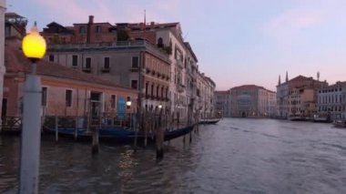 Campanile Kulesi ve Doges Sarayı'nda St. Marks Meydanı Venedik İtalya