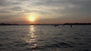 Campanile Kulesi ve Doges Sarayı'nda St. Marks Meydanı Venedik İtalya