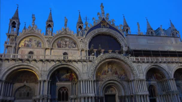 Готель Campanile вежа і палац дожів на знаки площі у Венеції, Італія — стокове відео