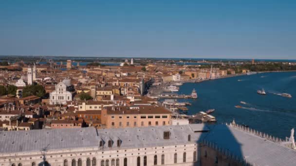 Torre de Campanile e o Palácio Ducal, a Praça de São Marcos em Veneza Itália — Vídeo de Stock