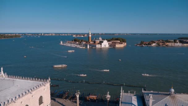 Torre de Campanile e o Palácio Ducal, a Praça de São Marcos em Veneza Itália — Vídeo de Stock