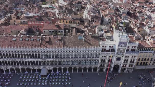 Campanile toren en het Doges paleis op het San Marcoplein in Venetië Italië — Stockvideo