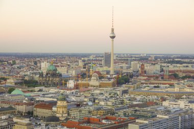 TV Kulesi şehir merkezi Berlin - havadan görünümü