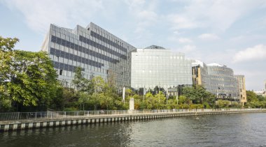 Jonas modern bina ve Redmann grubu Berlin