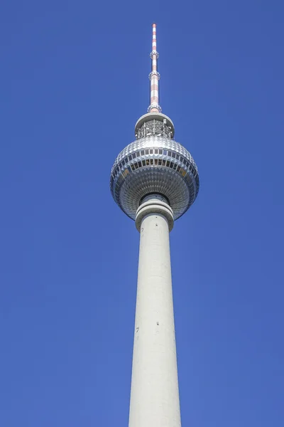 Tour de télévision à Berlin Alexanderplatz - appelée Fernsehturm — Photo