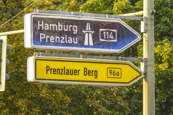 Direction signs to Berlin Prenzlauer Berg district — Stock Photo, Image