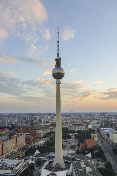 Πύργο της τηλεόρασης στην πλατεία Alexanderplatz του Βερολίνου — Φωτογραφία Αρχείου