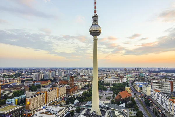 Εναέρια θέα πάνω από το Βερολίνο με πύργο της τηλεόρασης — Φωτογραφία Αρχείου