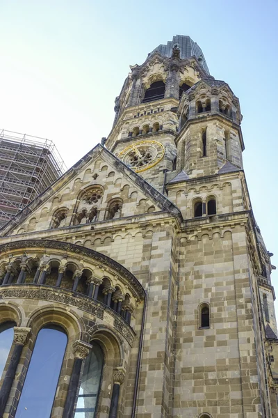 Célèbre Berlin Gedaechtniskirche - Kaiser Wilhelm Memorial Church à Berlin — Photo