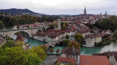 İsviçre 'nin başkenti Bern üzerindeki hava manzarası