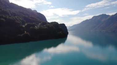İsviçre Alplerindeki Brienz Gölü 'ne Brienzersee de denir.