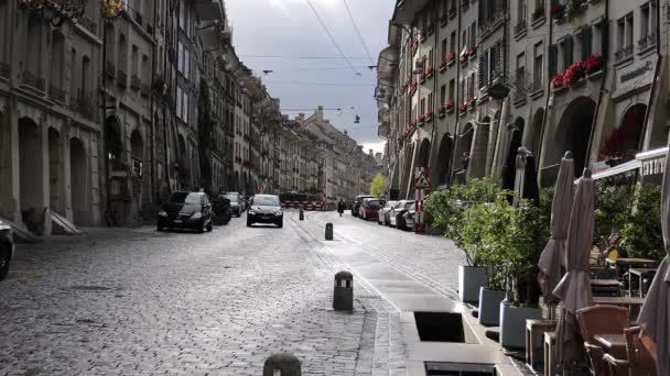 Barrio histórico de la ciudad de Berna - BERN, SUIZA - 9 DE OCTUBRE DE 2020 — Vídeos de Stock