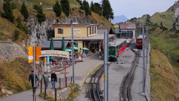 Cog鉄道駅Schynige Platte - BERN, Switzerland - 2020年10月9日 — ストック動画