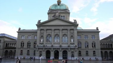 Bern 'deki parlamento binası Bundeshaus - İsviçre' nin başkenti - BERN, SWitzERLAND - 9 Ekim 2020