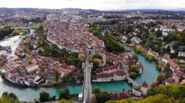 İsviçre 'nin başkenti Bern üzerindeki hava manzarası