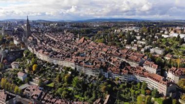 İsviçre 'nin başkenti Bern üzerindeki hava manzarası