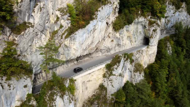 Rua panorâmica ao longo do Lago Thun, na Suíça — Vídeo de Stock