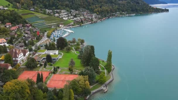 Prachtig Thunermeer in de Zwitserse Alpen — Stockvideo