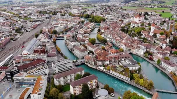 Cidade de Thun na Suíça - incrível metragem de drones — Vídeo de Stock