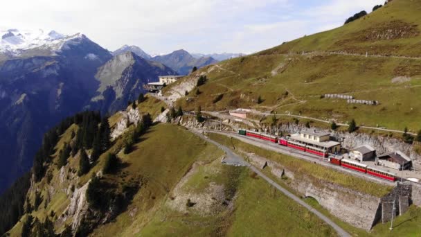 Montagna popolare nelle Alpi svizzere chiamata Schynige Platte in Svizzera — Video Stock