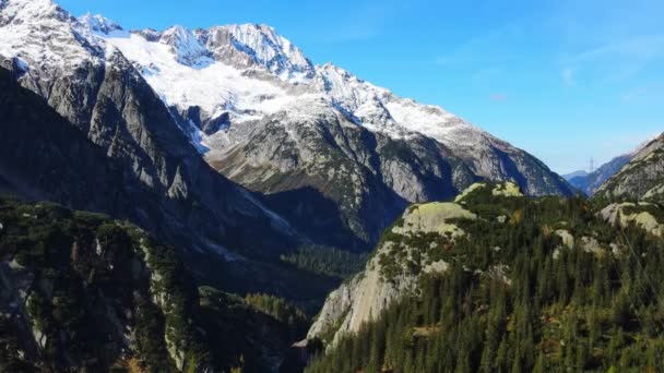 Удивительный пейзаж Швейцарских Альп в Швейцарии — стоковое видео