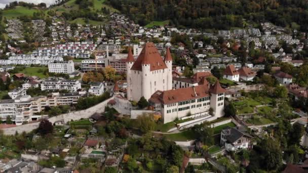 Légi felvétel Thun városára Svájcban — Stock videók