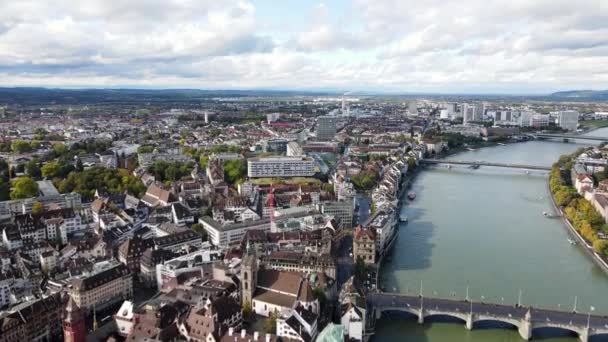 Luftaufnahme der Stadt Basel Schweiz und des Rheins — Stockvideo