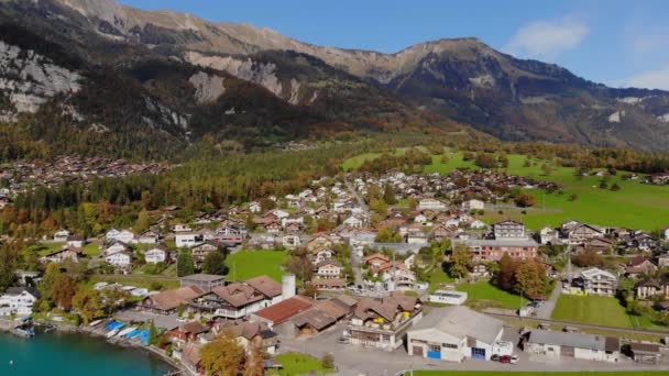 Miasto Brienz w Szwajcarii z góry — Wideo stockowe