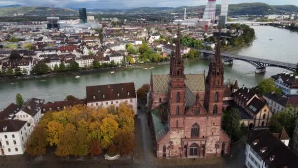 Célèbre cathédrale de Bâle en Suisse — Video