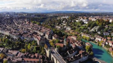 İsviçre 'nin başkenti Bern üzerindeki hava manzarası