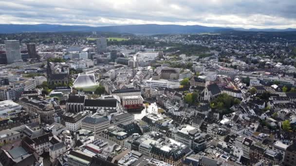 Luchtfoto over de stad Bazel Zwitserland — Stockvideo