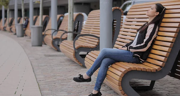 Joven Mujer Asiática Una Ciudad Fotografía Personas — Foto de Stock