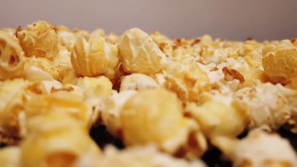 Färsk popcorn närbild skott — Stockvideo