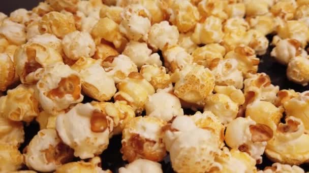 Čerstvé popcorn close up shot — Stock video