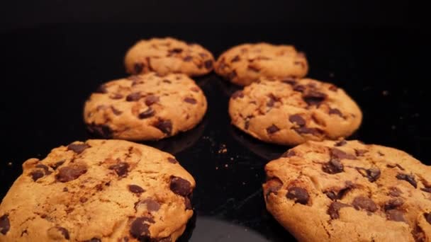 Delicious American chocolate chip cookies — Stock Video