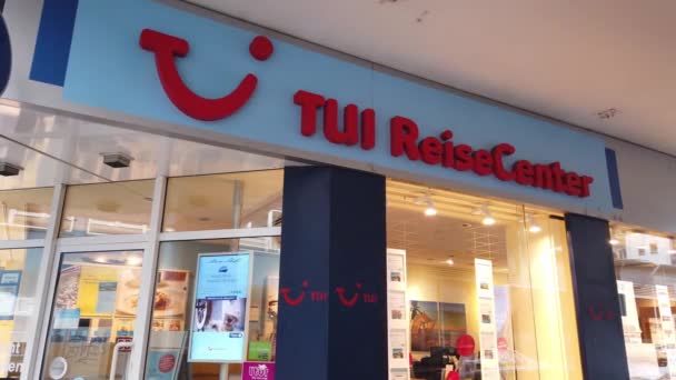 TUI Travel agency in the city - SAARBRUECKEN, GERMANY - November 15, 2020 — 图库视频影像