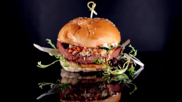 Vegansk Burger närbild skott — Stockvideo