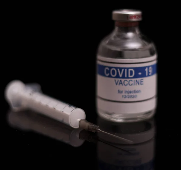 Covid Szczepionka Wstrzykiwań Butelka Izolowaną Szczepionką Przeciw Wirusowi Corona — Zdjęcie stockowe