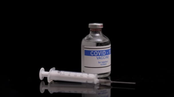 Covid Vaksin Untuk Suntikan Vaksin Virus Corona Mengisolasi Botol — Stok Video