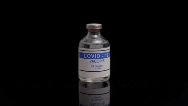 Corona Vaccine Covid Geïsoleerde Fles Met Vaccin — Stockvideo