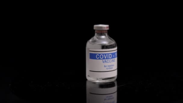 Corona Vaccine Covid Geïsoleerde Fles Met Vaccin — Stockvideo