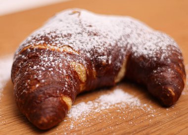 Şekerli Fransız kruvasanı.