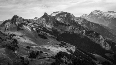 İsviçre Alplerinin harika dağları