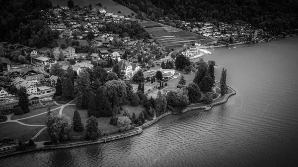 Beau lac de Thoune en Suisse — Photo