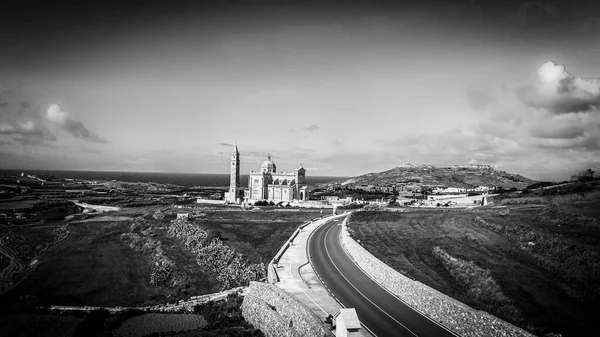Légi kilátás a Bazilika Ta Pinu Gozo - egy nemzeti szentély — Stock Fotó